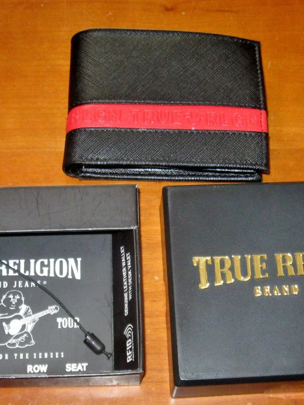 True Religion Slake Wallet Black Red Genuine Textured Leather Exterior Wallet